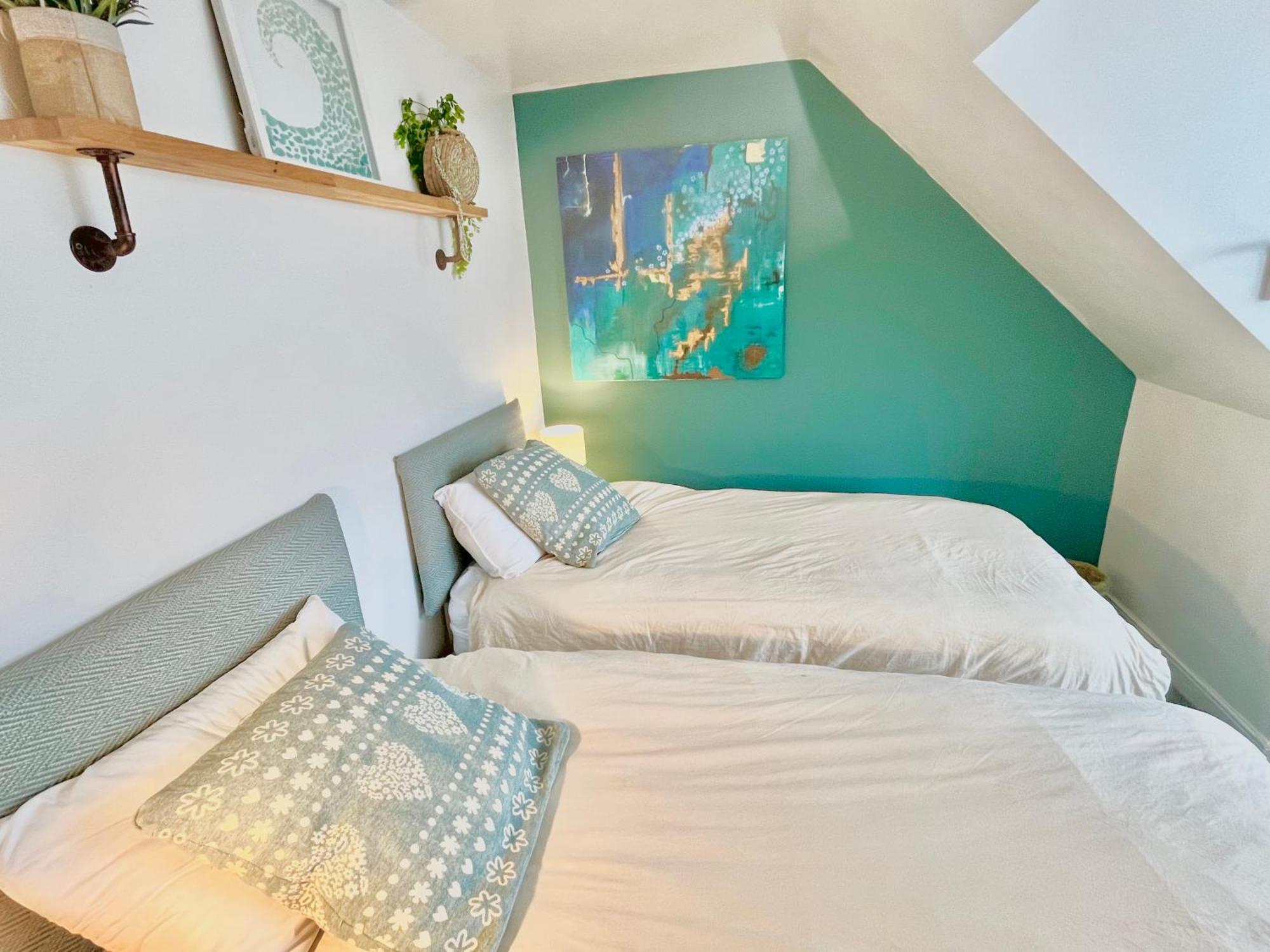 Coastal Inspired Seaview Flat Apartment *