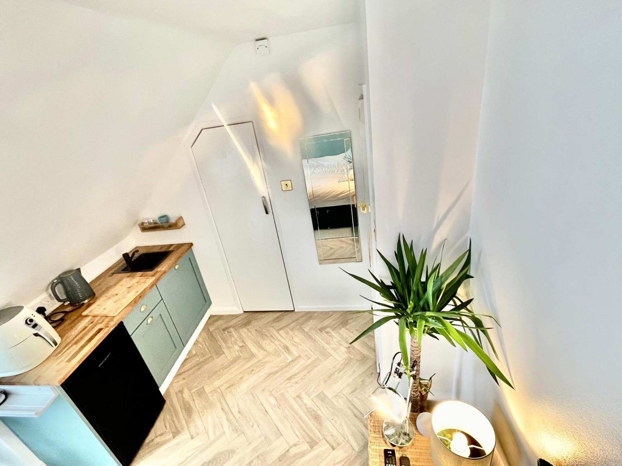 Coastal Inspired Seaview Flat Apartment *